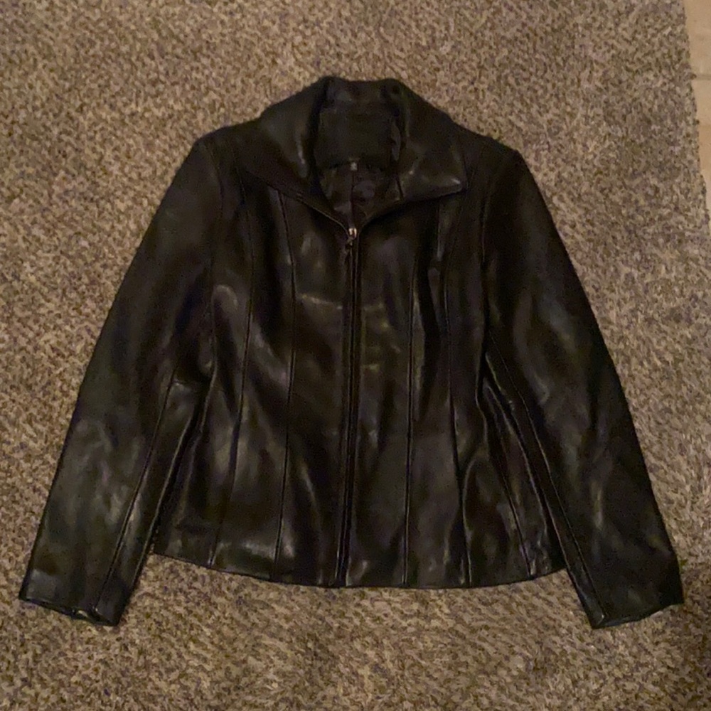 Beautiful leather jacket in perfect condition. Perfect for any occasion.